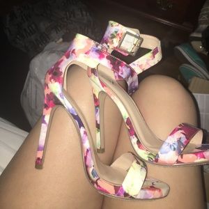 Flower pattern heels